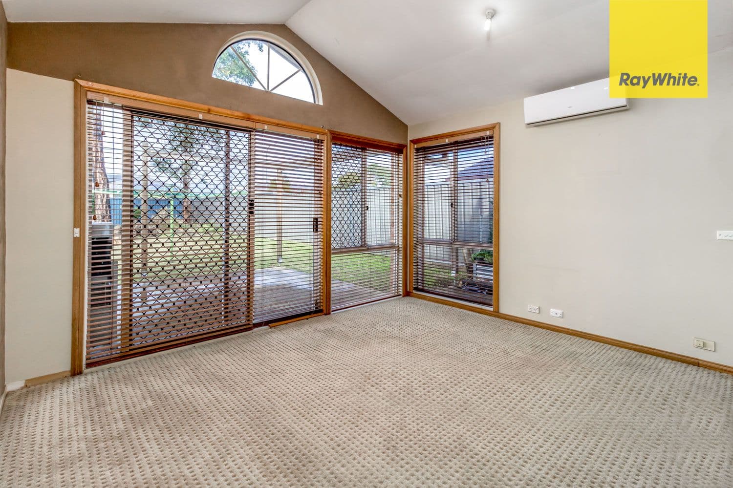 37 Barnard Crescent, Oakhurst - Thumbnail 5