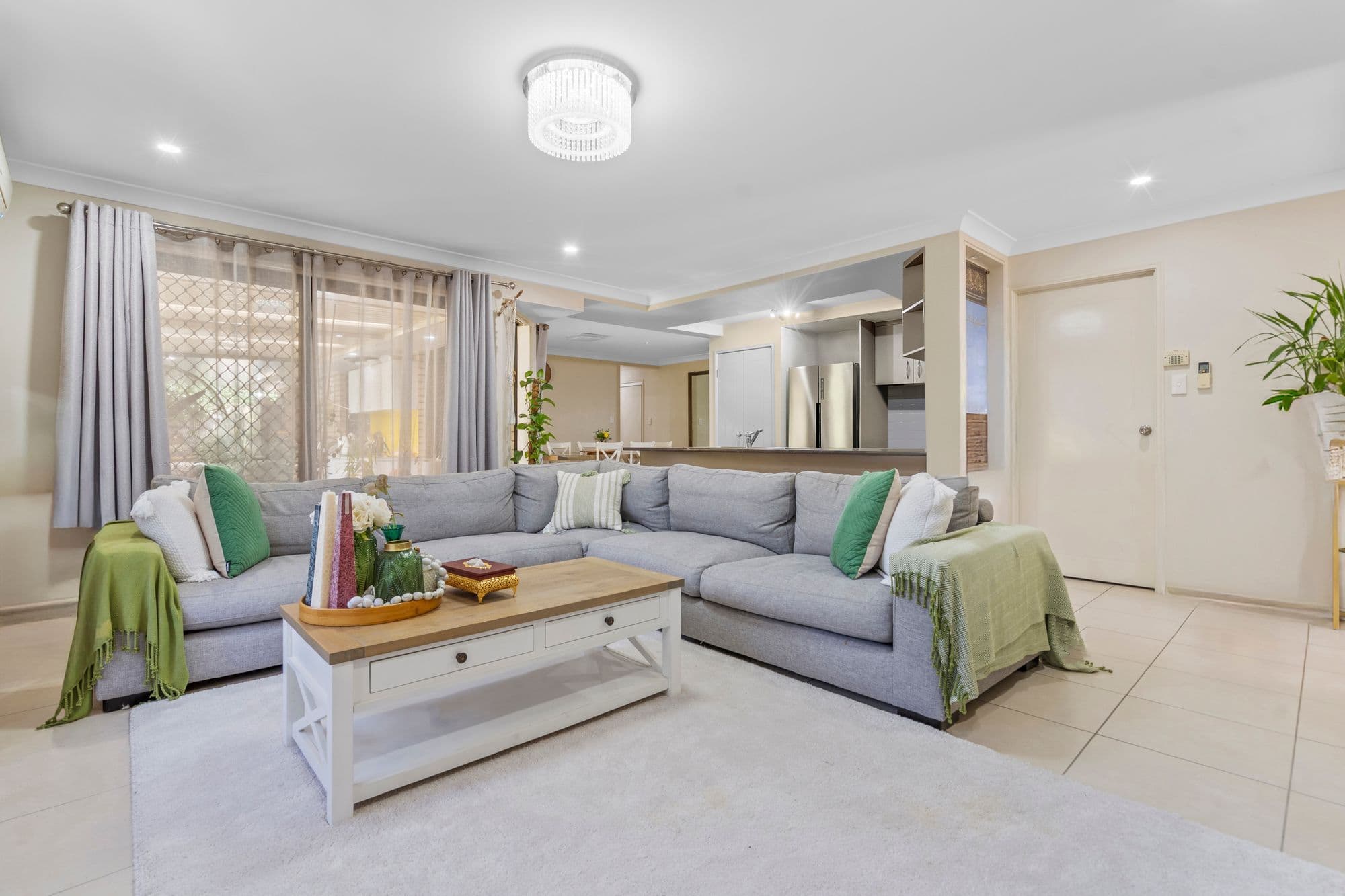 4 Sunny Street, Doolandella QLD 4077, Doolandella - Image 1