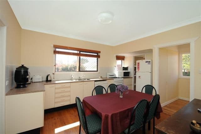 2 Lloyd Street, HARRISTOWN QLD 4350, Harristown - Thumbnail 2
