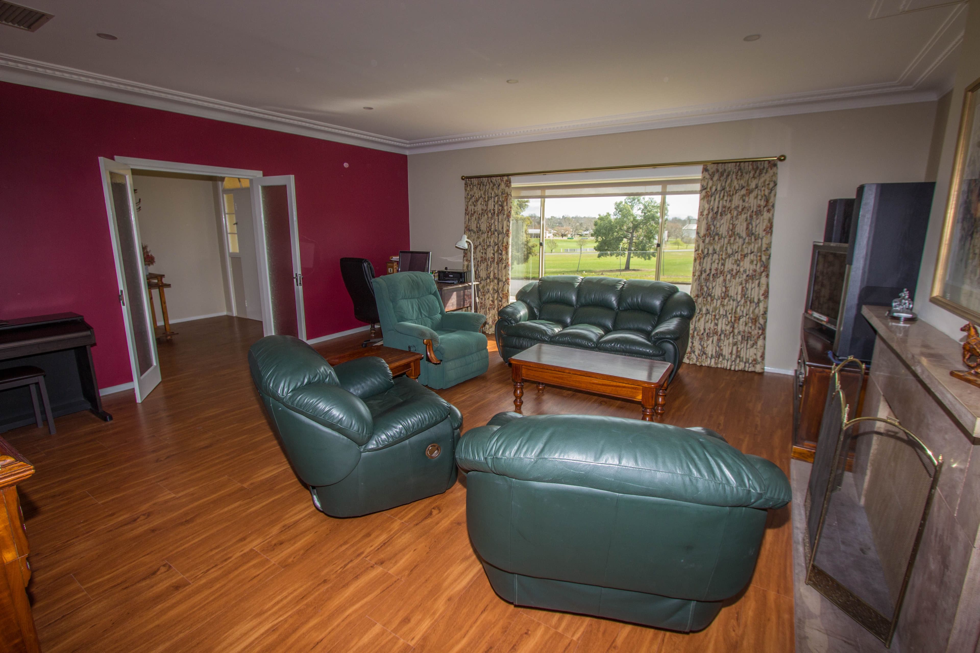 2 Riverine Street, Narrandera - Thumbnail 2