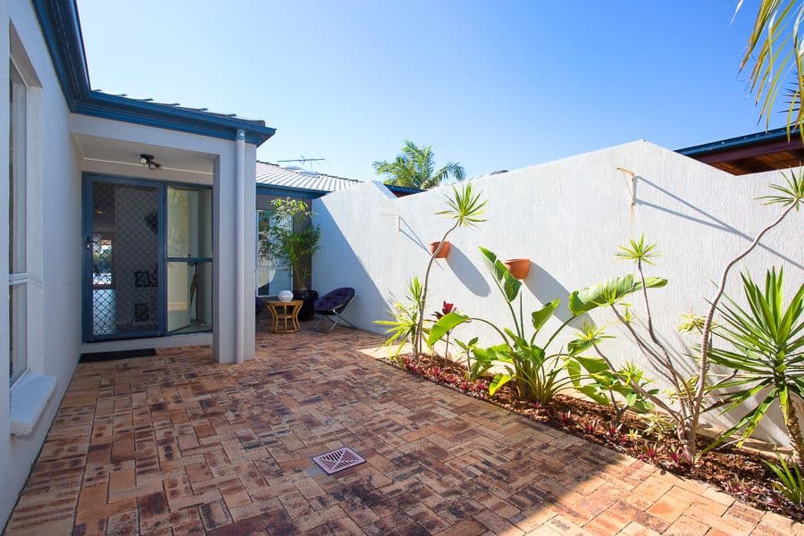 19 Headsail Drive, BANKSIA BEACH QLD 4507, Banksia Beach - Thumbnail 4