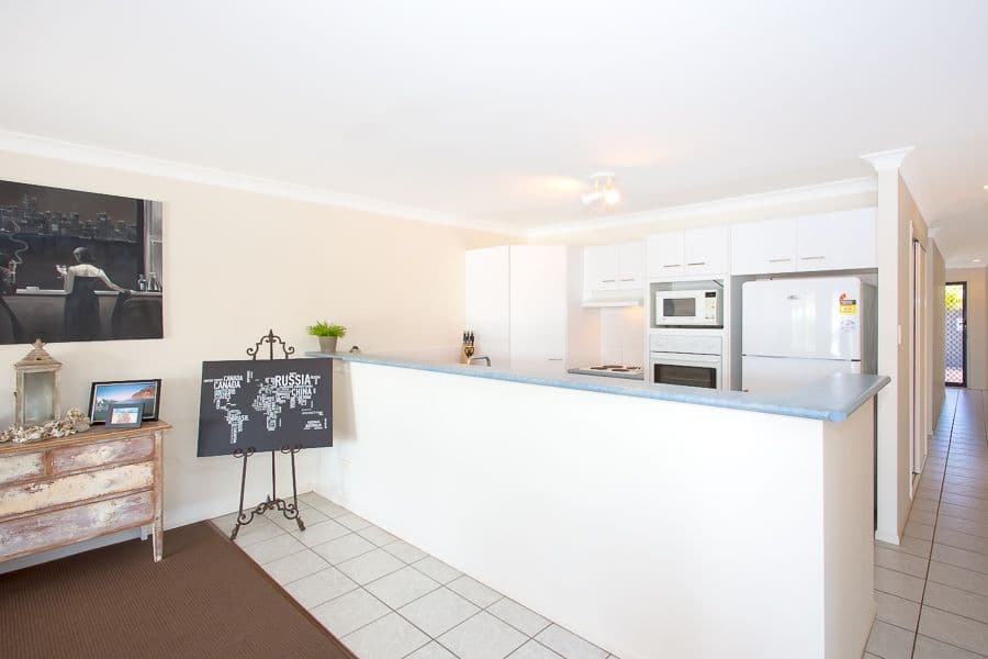 19 Headsail Drive, BANKSIA BEACH QLD 4507, Banksia Beach - Thumbnail 8