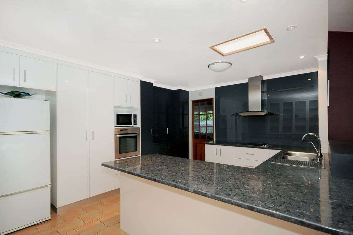 8 Cooloola Drive, RANGEVILLE QLD 4350, Rangeville - Thumbnail 3