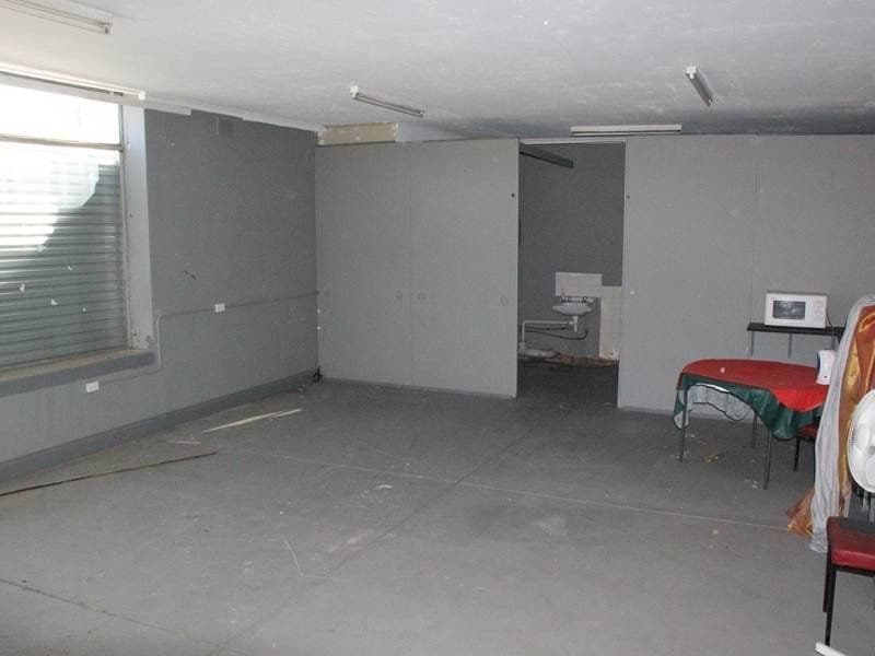 24 John Street, St Albans VIC 3021, St Albans - Thumbnail 2