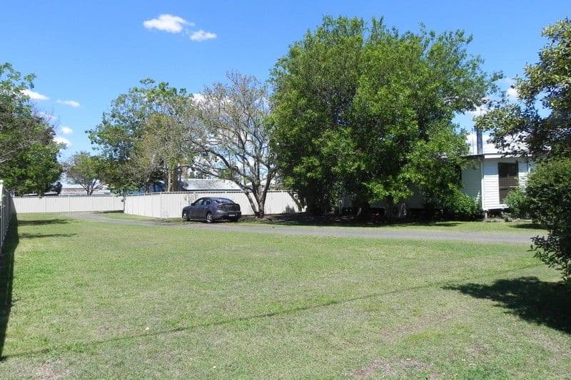 8 Edward, PITTSWORTH QLD 4356, Pittsworth - Thumbnail 2