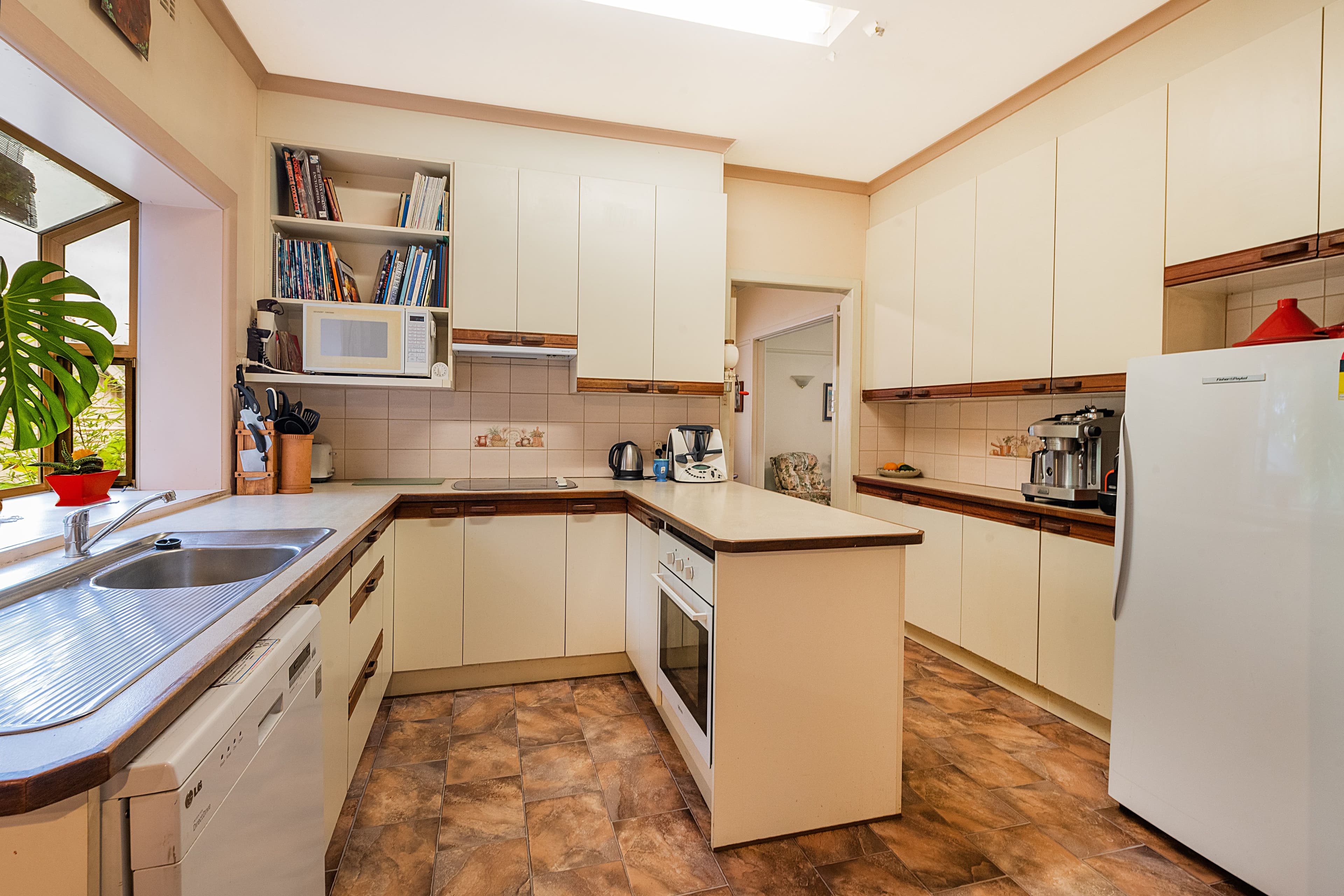3 Newman Road, Wantirna South VIC 3152, Wantirna South - Thumbnail 3