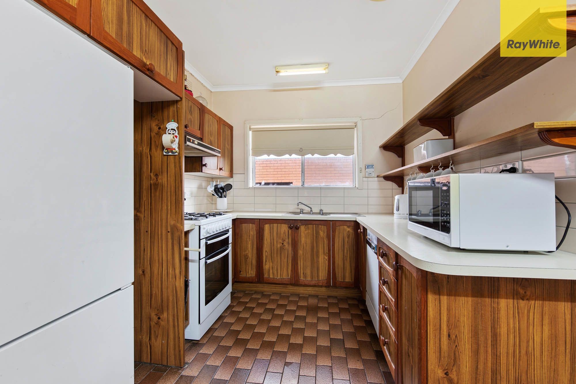 13 Willow Avenue, St Albans VIC 3021, St Albans - Thumbnail 5