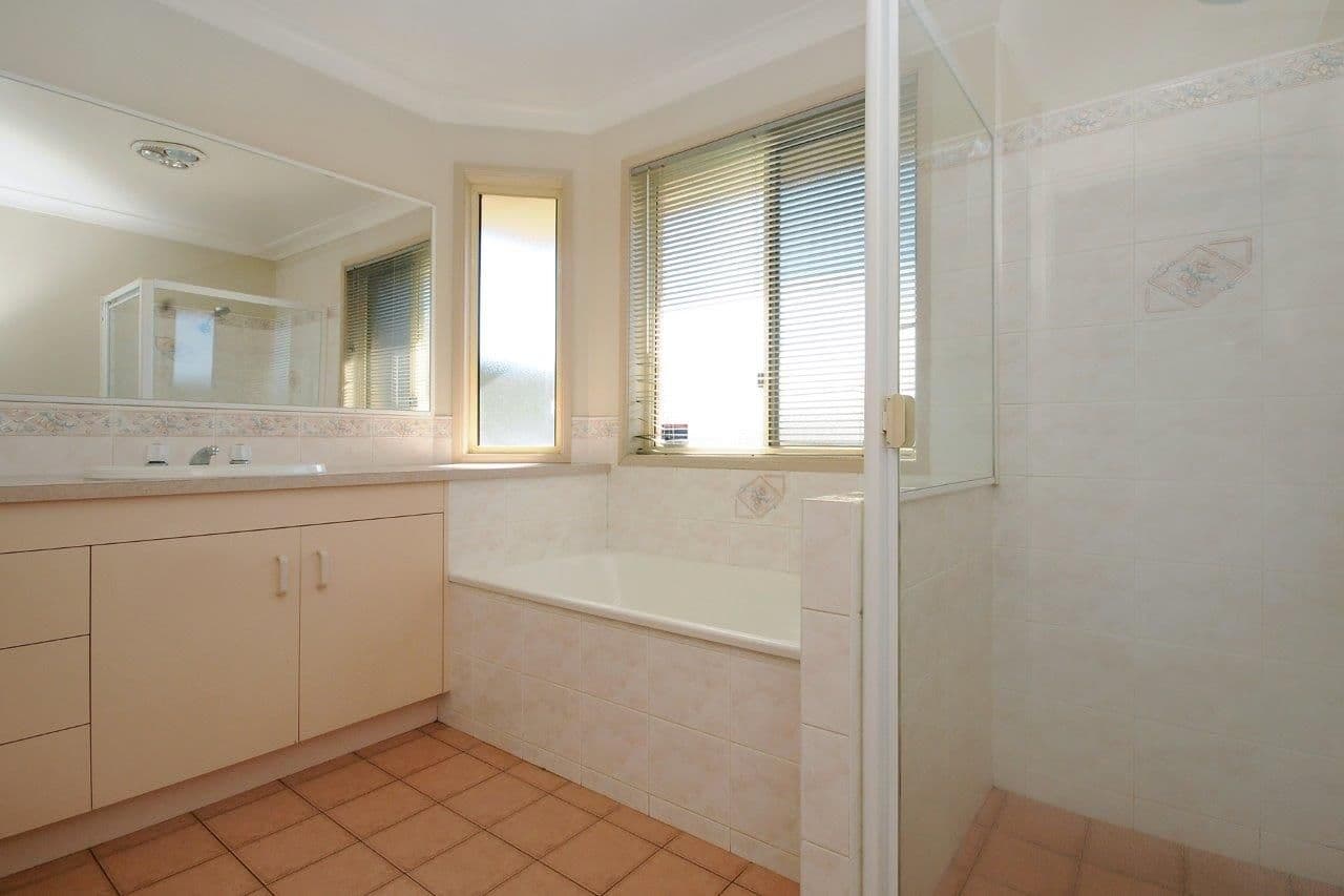 4 Biscay Court, GLENVALE QLD 4350, Glenvale - Thumbnail 6