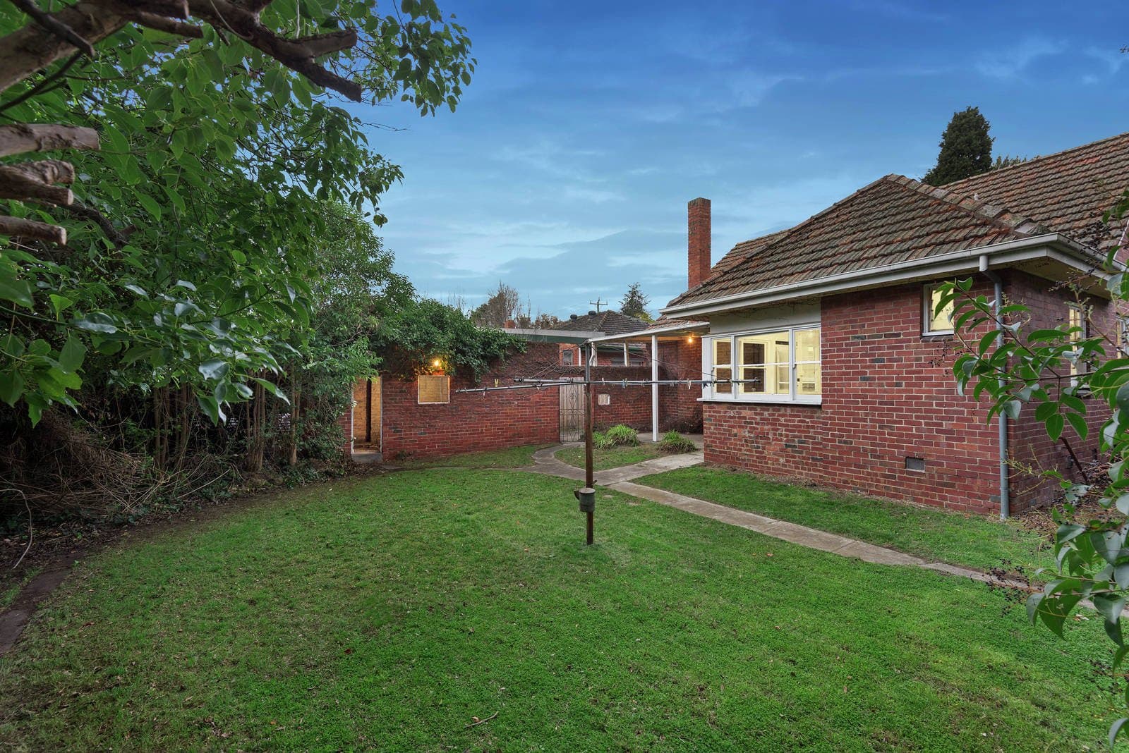 11 Waiora Road, Heidelberg Heights, Heidelberg Heights - Image 1