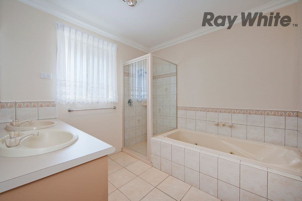 9 Sorrento Avenue, POINT COOK VIC 3030, Point Cook - Thumbnail 7