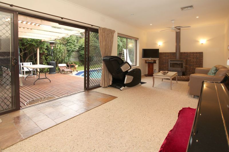 20 Mannering Drive, GLEN WAVERLEY VIC 3150, Glen Waverley - Thumbnail 3
