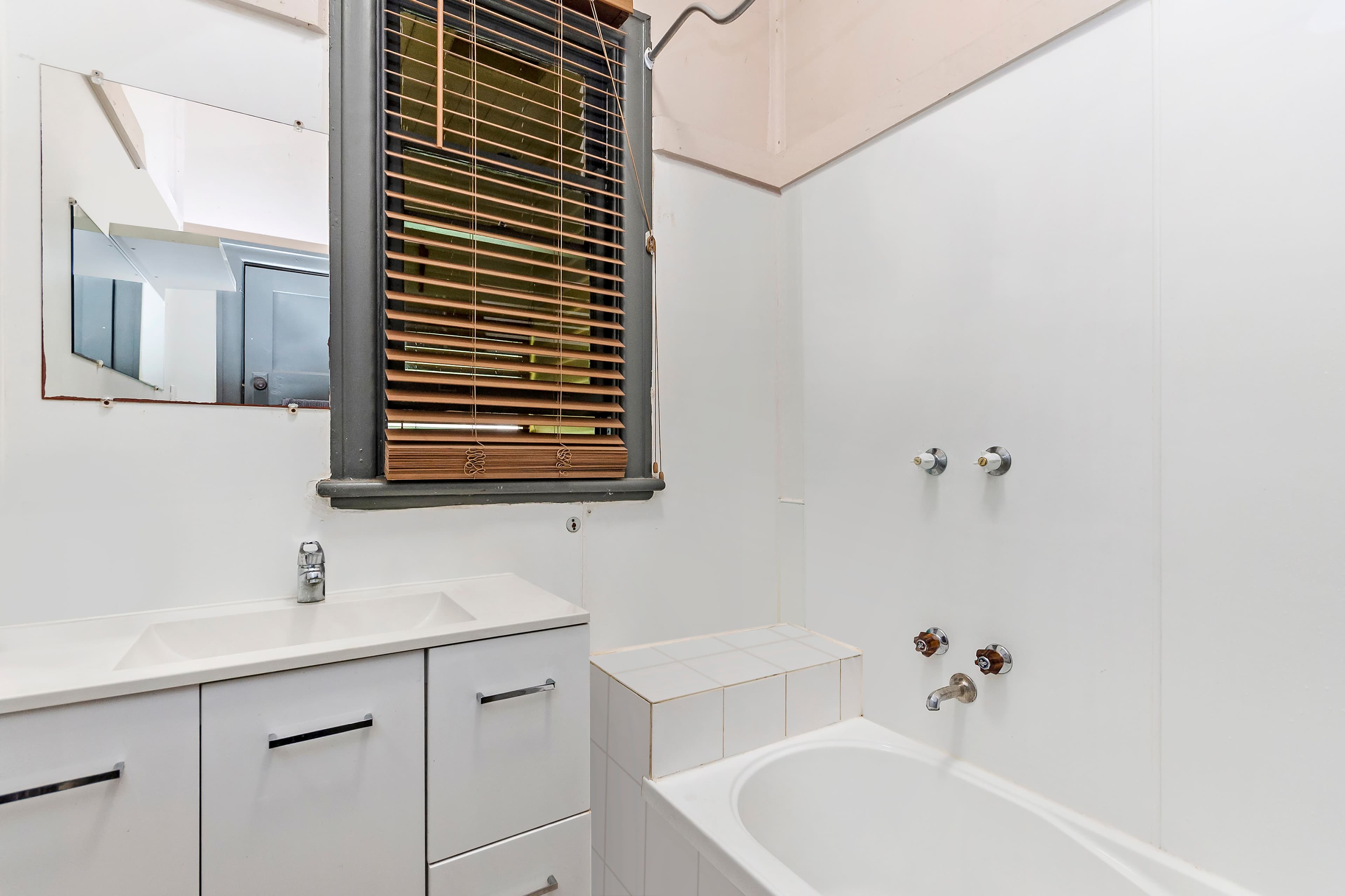111 Mill Street, Mortlake VIC 3272, Mortlake - Thumbnail 5