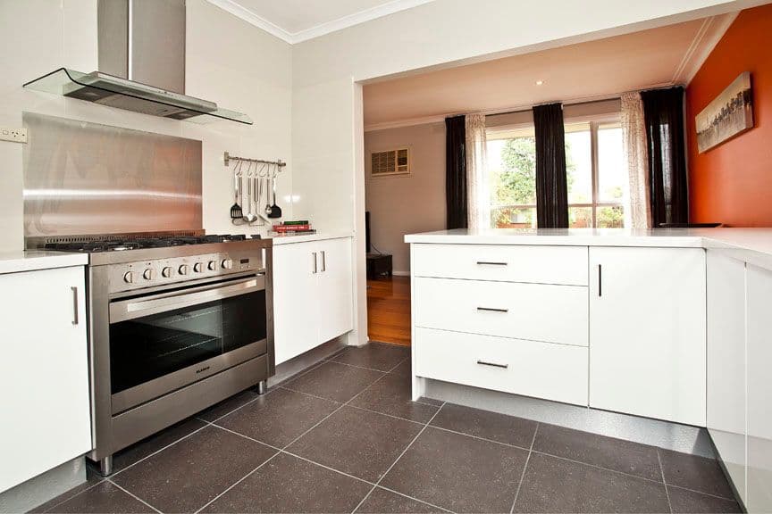 57 Robinlee Avenue, BURWOOD EAST VIC 3151, Burwood East - Thumbnail 3