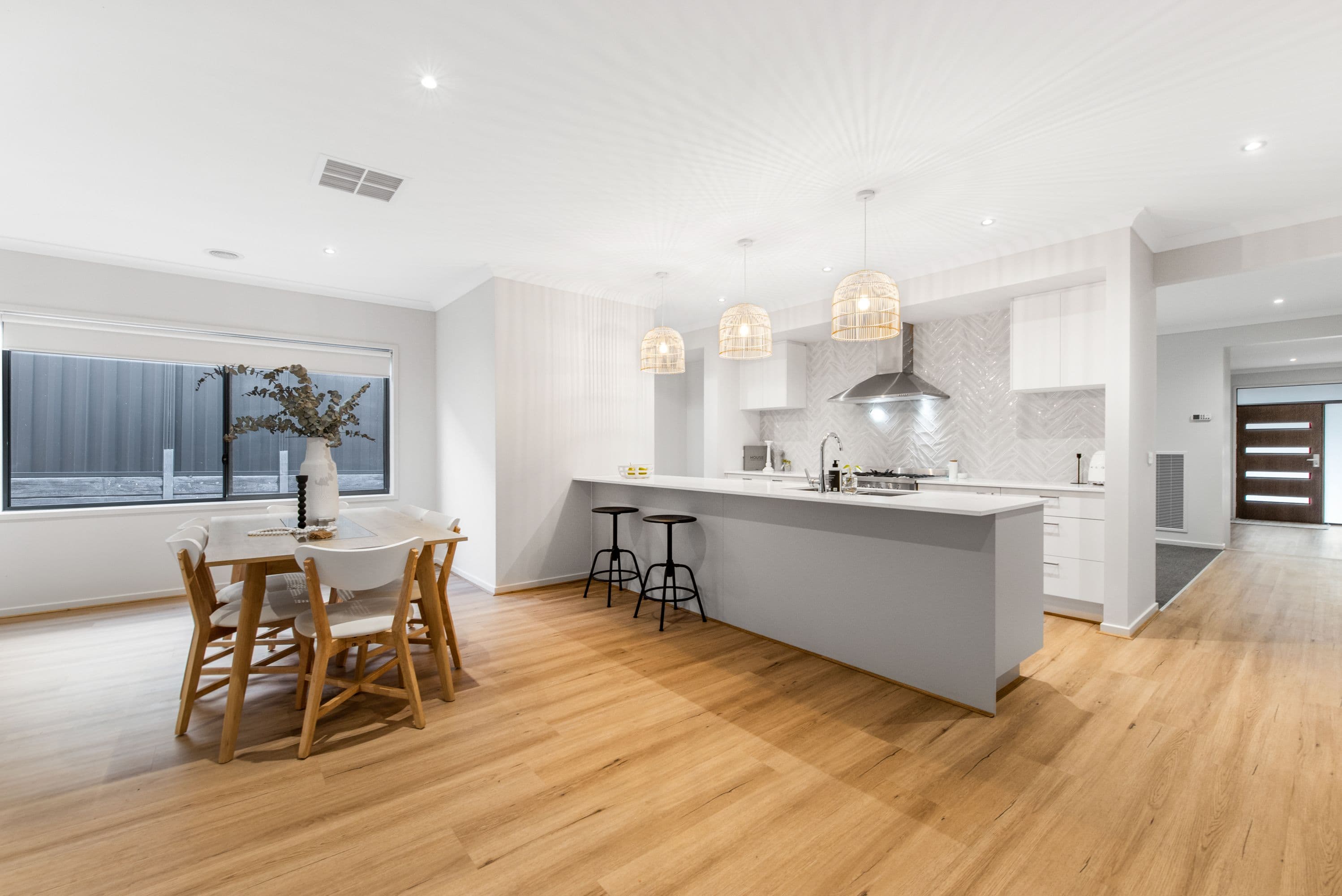 5 Corvara Way, Pakenham VIC 3810, Pakenham - Thumbnail 5