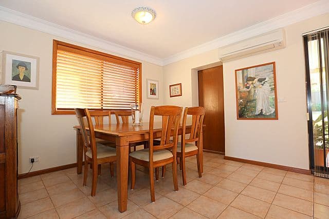 33 Universal Avenue, GEORGES HALL NSW 2198, Georges Hall - Thumbnail 4