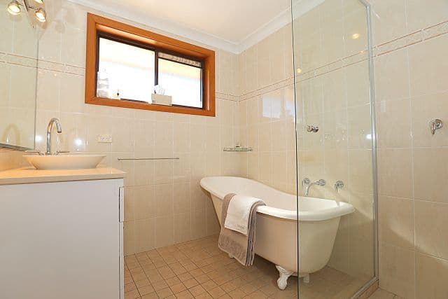 33 Universal Avenue, GEORGES HALL NSW 2198, Georges Hall - Thumbnail 6