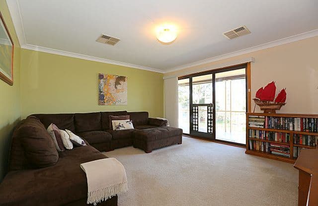33 Universal Avenue, GEORGES HALL NSW 2198, Georges Hall - Thumbnail 8