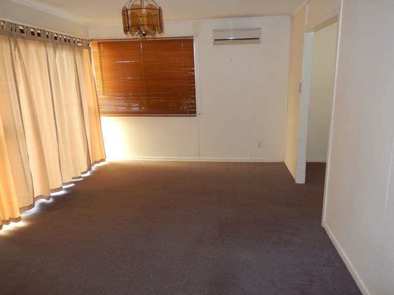 8 Raceview Street, Raceview QLD 4305, Raceview - Thumbnail 4