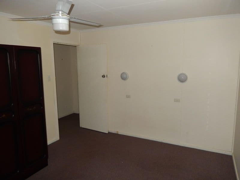 8 Raceview Street, Raceview QLD 4305, Raceview - Thumbnail 6