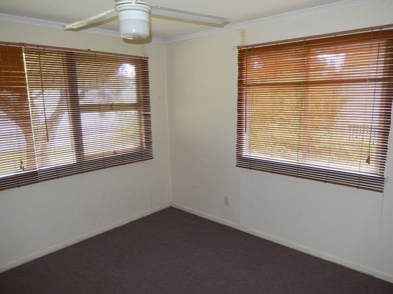 8 Raceview Street, Raceview QLD 4305, Raceview - Thumbnail 8