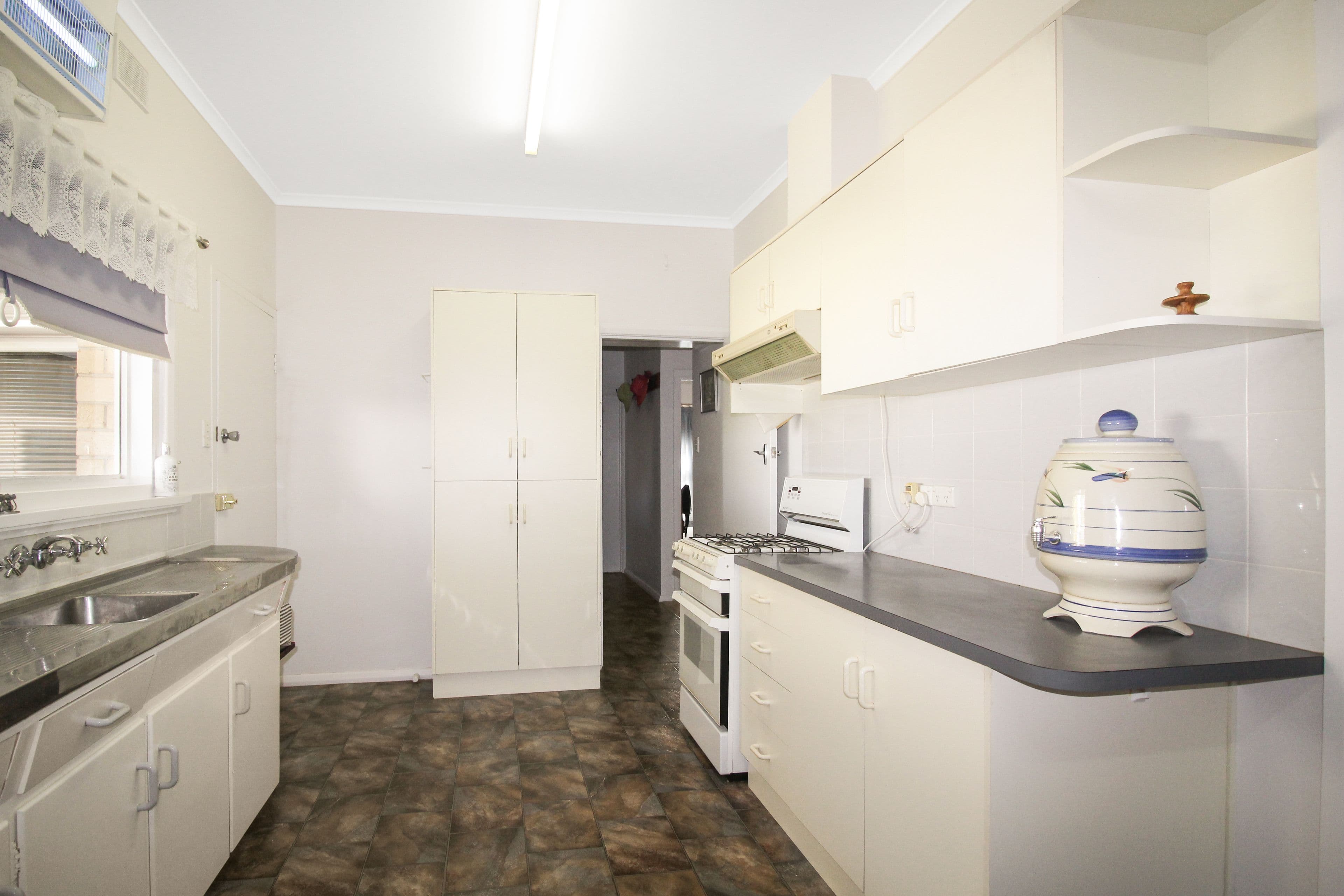 5 Twelfth Street, Renmark SA 5341, Renmark - Thumbnail 2