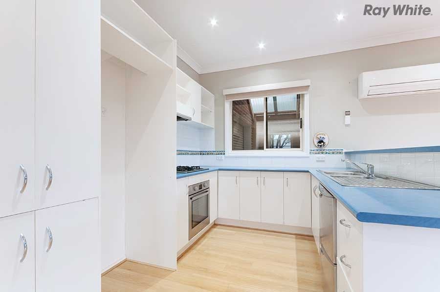 16 Sidney Place, Caroline Springs VIC 3023, Caroline Springs - Thumbnail 2