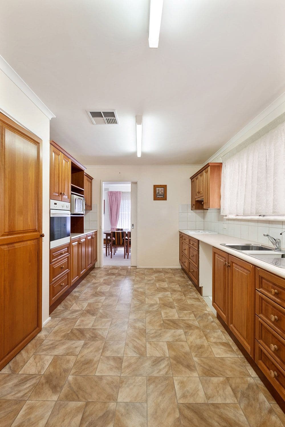 10 Seccafien Avenue, Marion SA 5043, Marion - Thumbnail 2