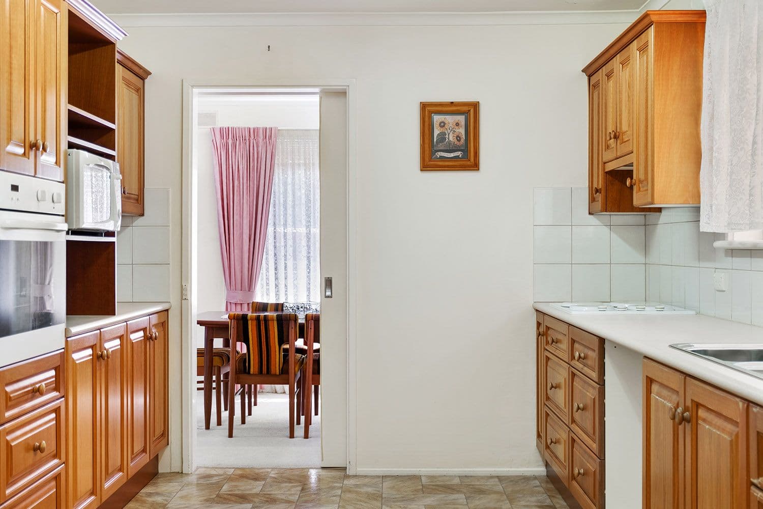 10 Seccafien Avenue, Marion SA 5043, Marion - Thumbnail 4