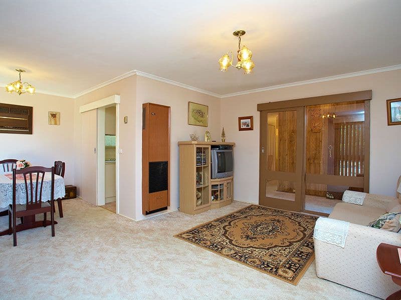 75 First Avenue, MELTON SOUTH VIC 3338, Melton South - Thumbnail 3