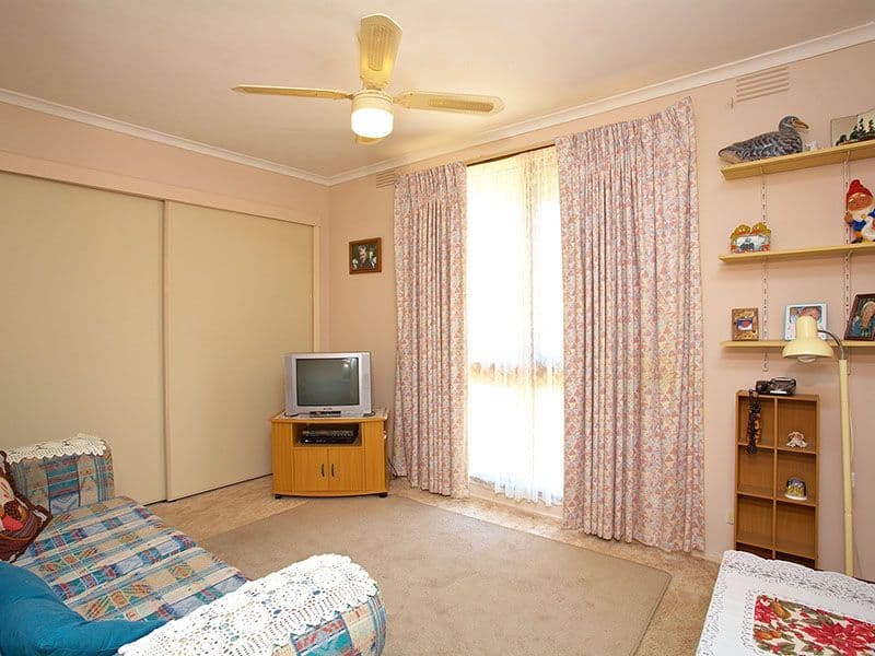 75 First Avenue, MELTON SOUTH VIC 3338, Melton South - Thumbnail 7