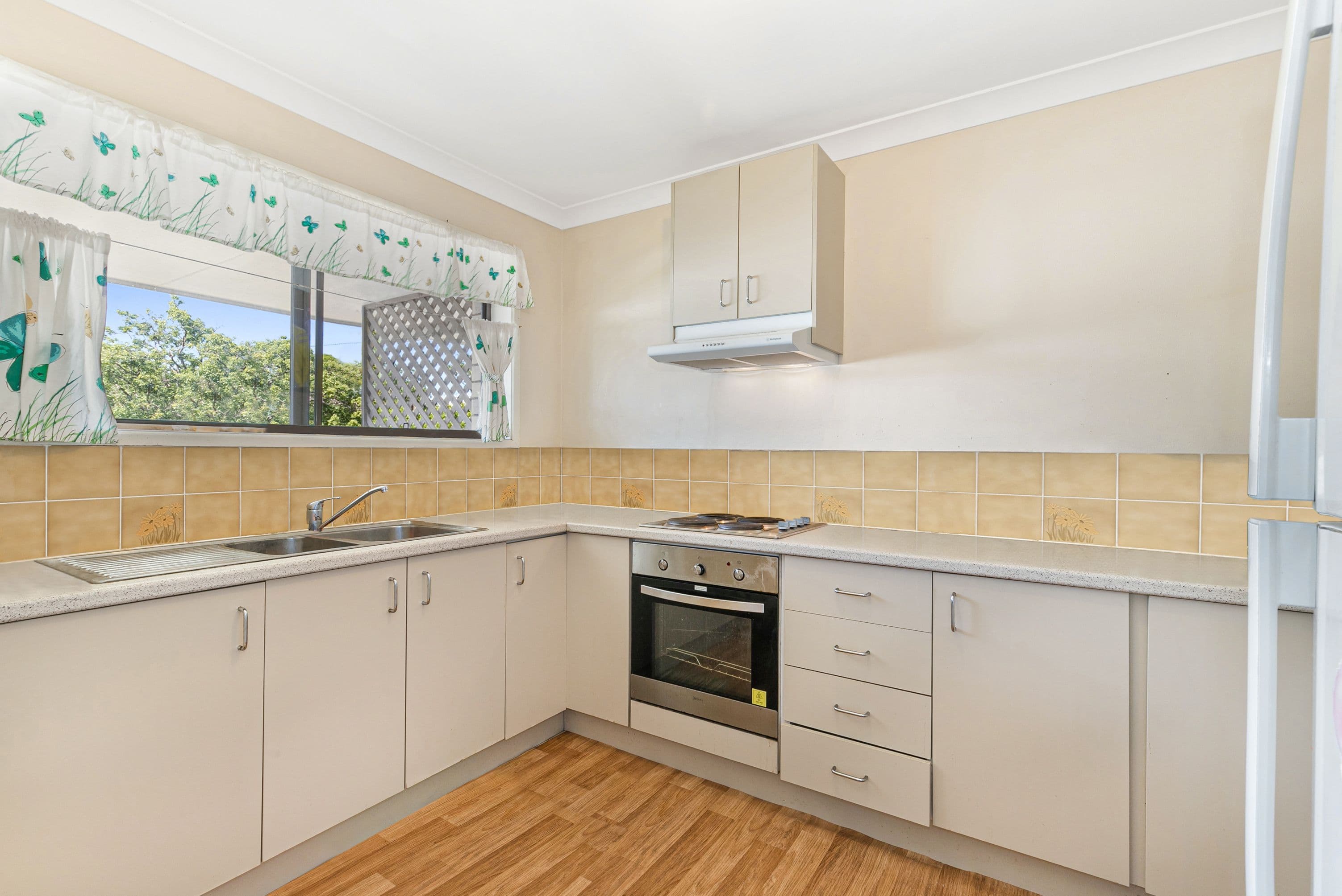 10 Lucinda Street, Taringa QLD 4068, Taringa - Thumbnail 2
