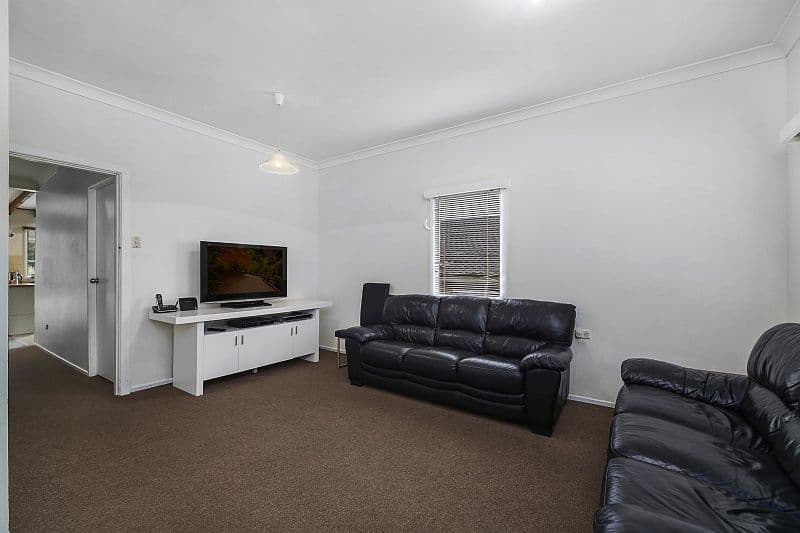 54 Kilkenny Parade, Berkeley Vale - Image 1