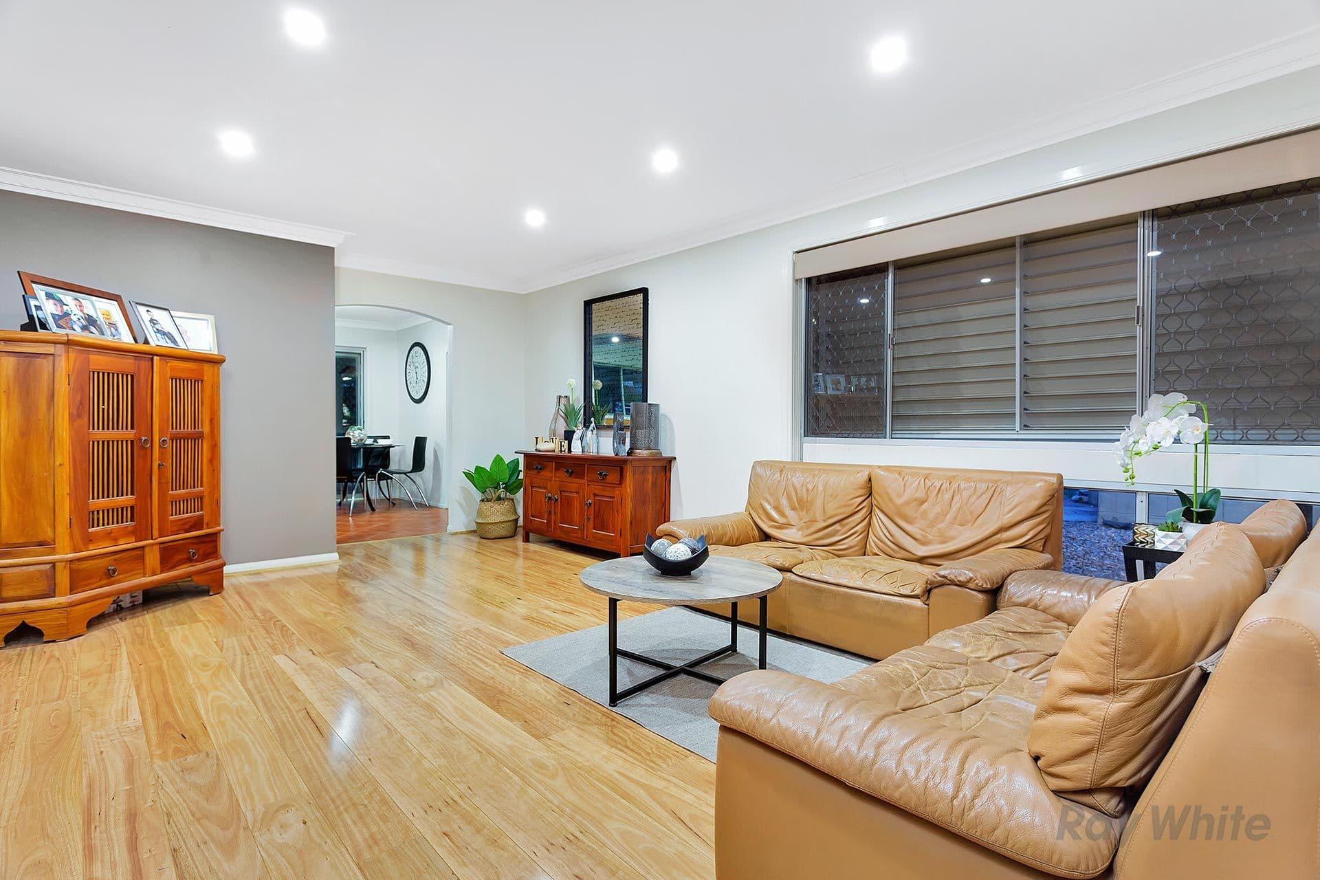 16 Amarna Street, Eight Mile Plains QLD 4113, Eight Mile Plains - Thumbnail 2