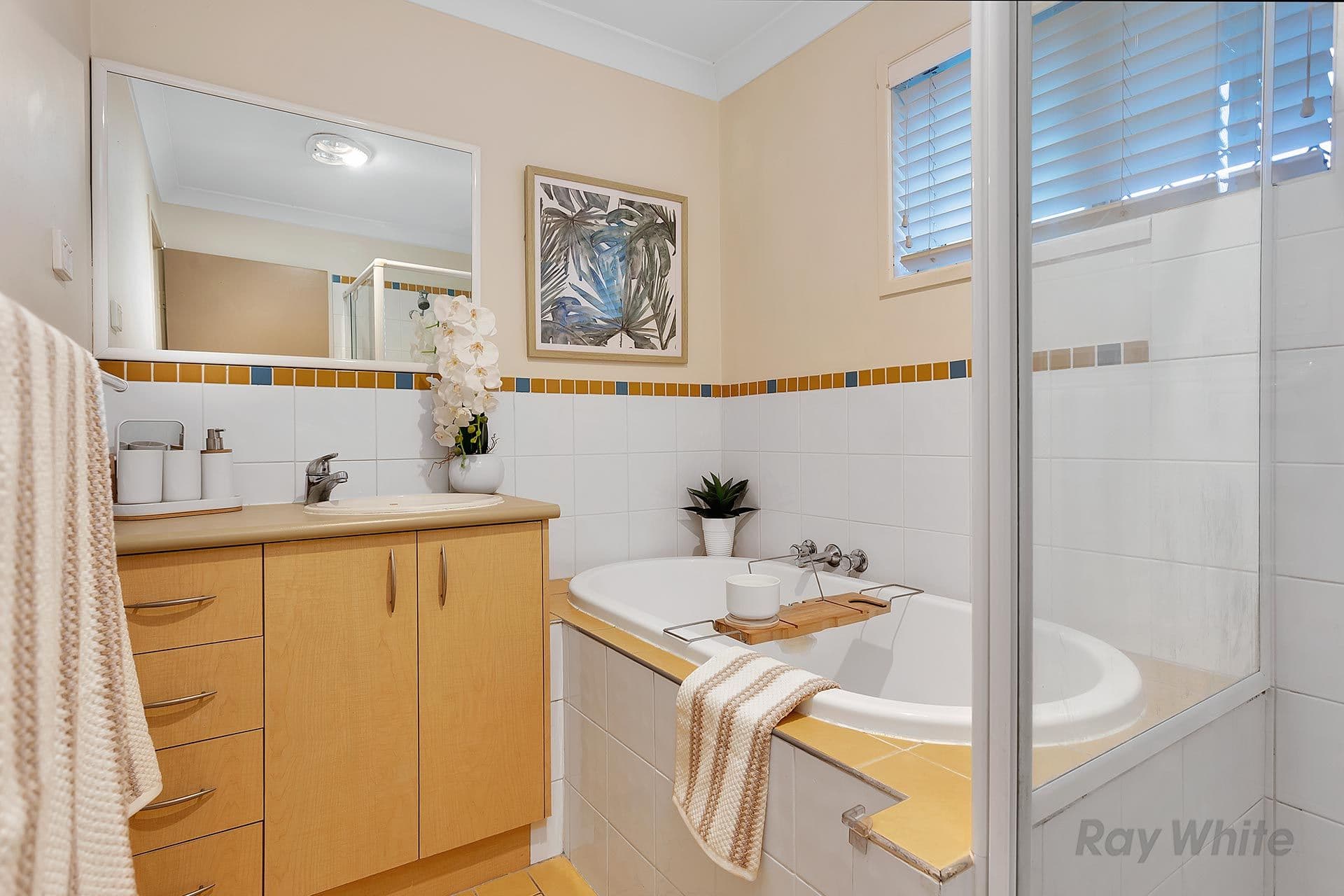 16 Amarna Street, Eight Mile Plains QLD 4113, Eight Mile Plains - Thumbnail 8
