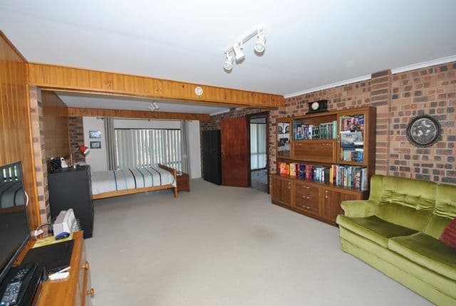 163 Loralyn Avenue, Sanctuary Point - Thumbnail 4