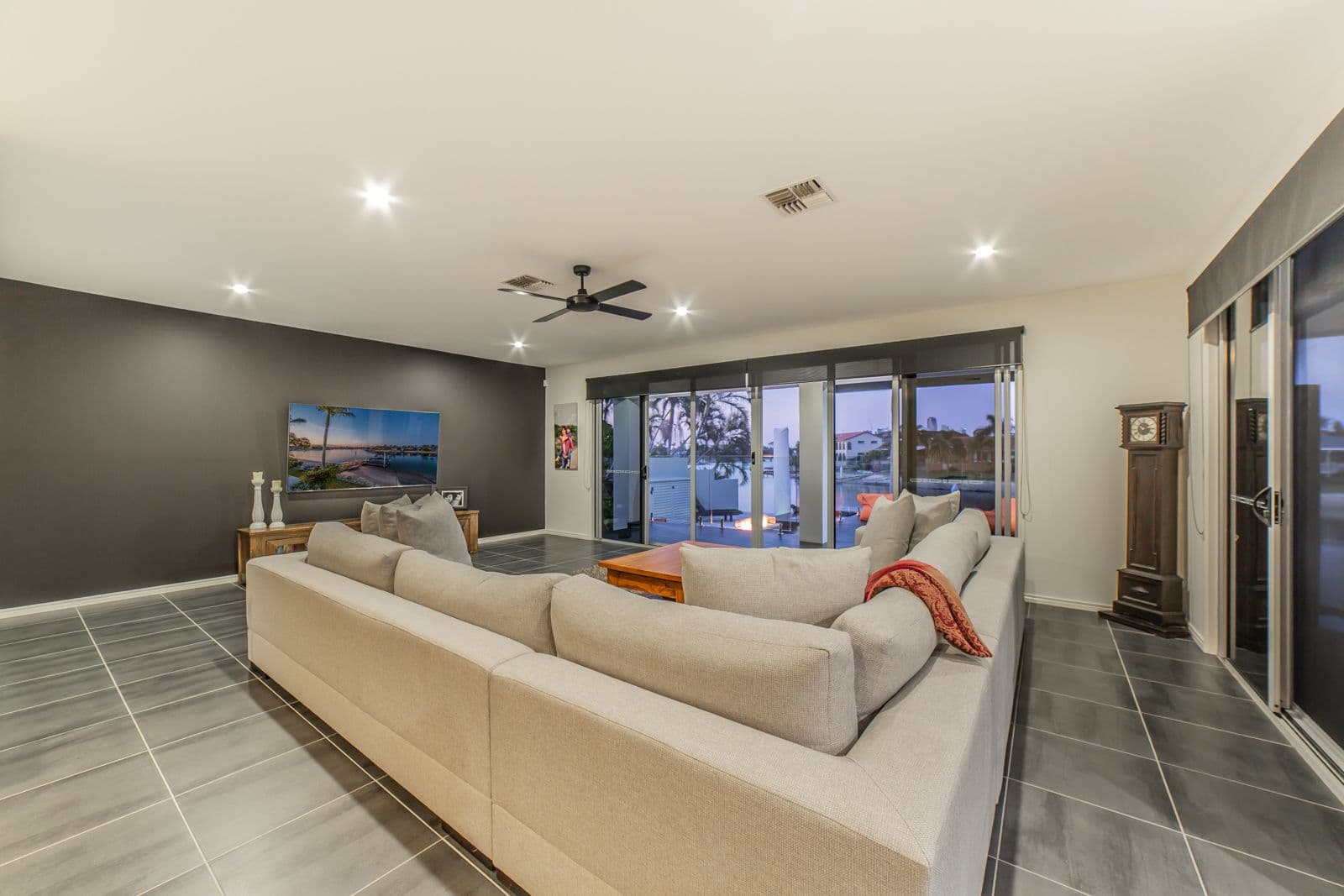 19 Kurrawa Avenue, Mermaid Waters QLD 4218, Mermaid Waters - Thumbnail 5