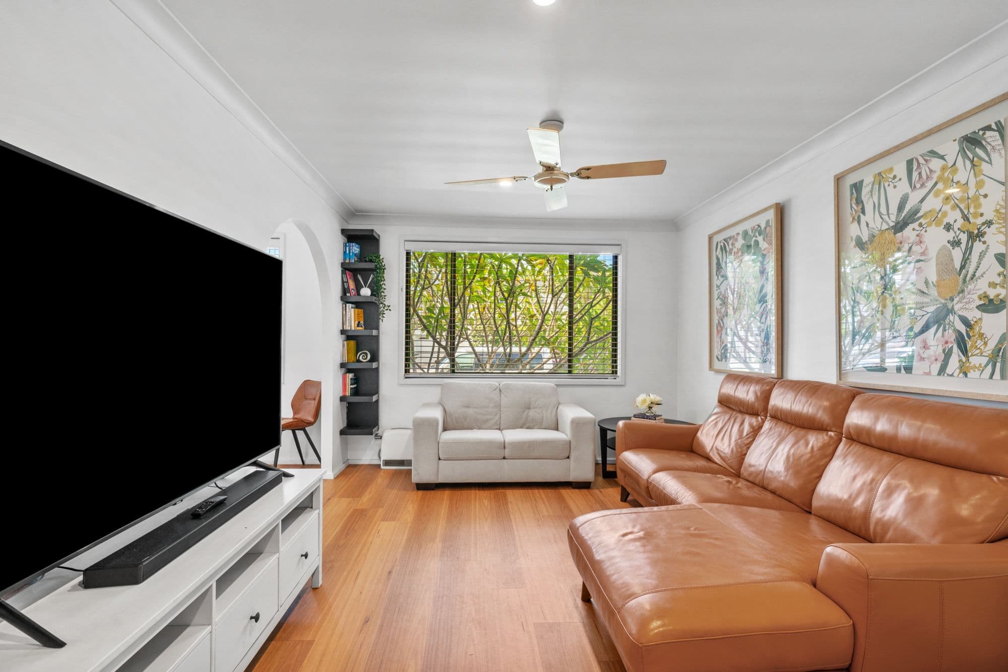 126 Lakedge Avenue, Berkeley Vale NSW 2261, Berkeley Vale - Thumbnail 2