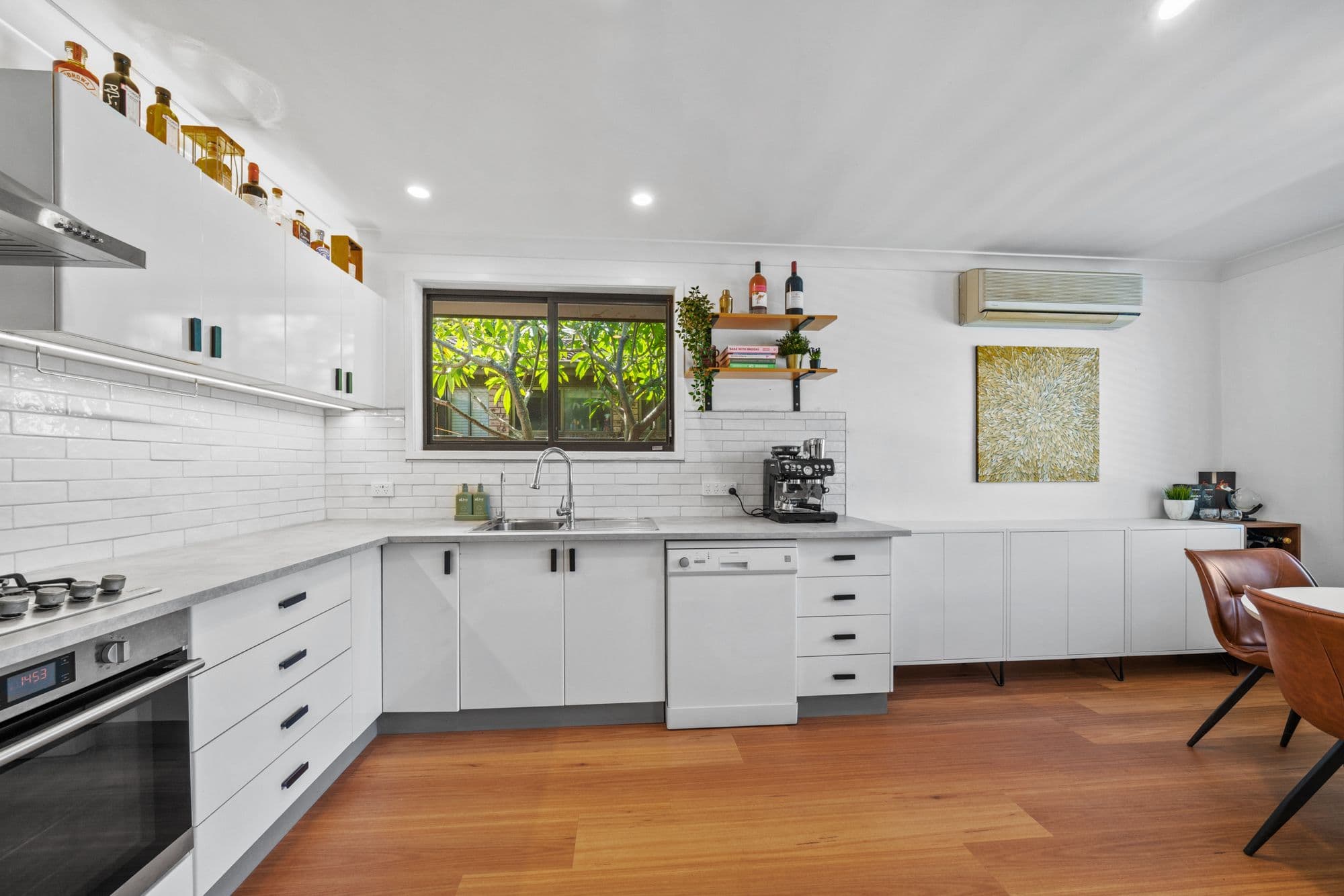 126 Lakedge Avenue, Berkeley Vale NSW 2261, Berkeley Vale - Thumbnail 3