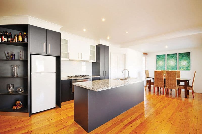 4  Walcha Court, CHADSTONE VIC 3148, Chadstone - Thumbnail 2