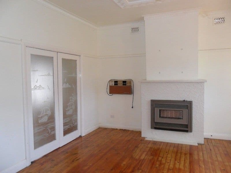 127 Wills Street, BROKEN HILL NSW 2880, Broken Hill - Thumbnail 2