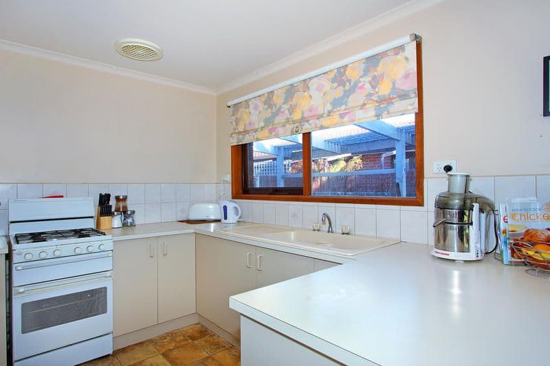 6  Ruth Road, MORNINGTON VIC 3931, Mornington - Thumbnail 3