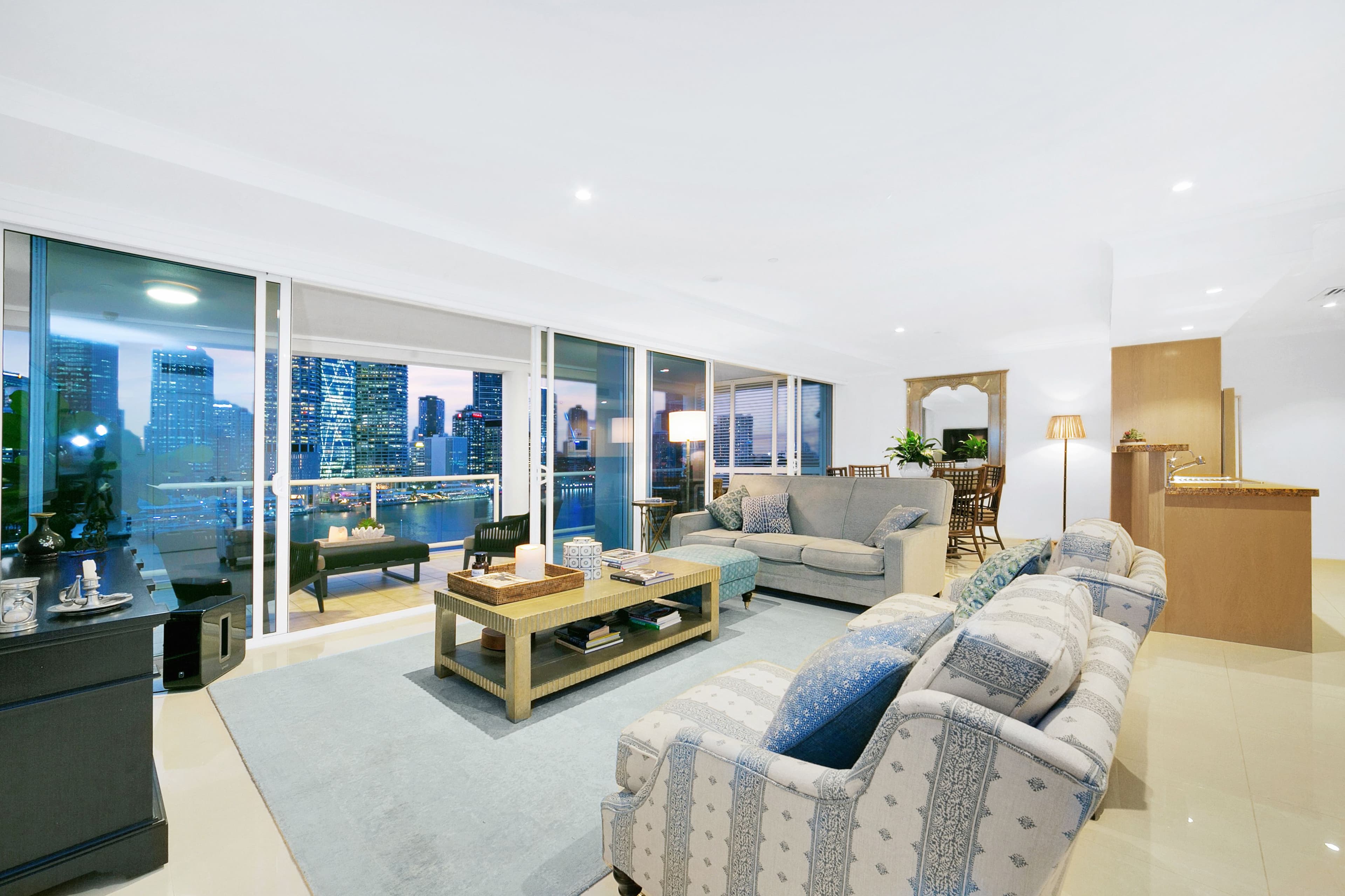21 Pixley Street, Kangaroo Point QLD 4169, Kangaroo Point - Thumbnail 2