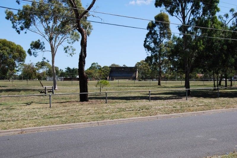 10 Harrison Street, BELLFIELD VIC 3081, Bellfield - Thumbnail 4