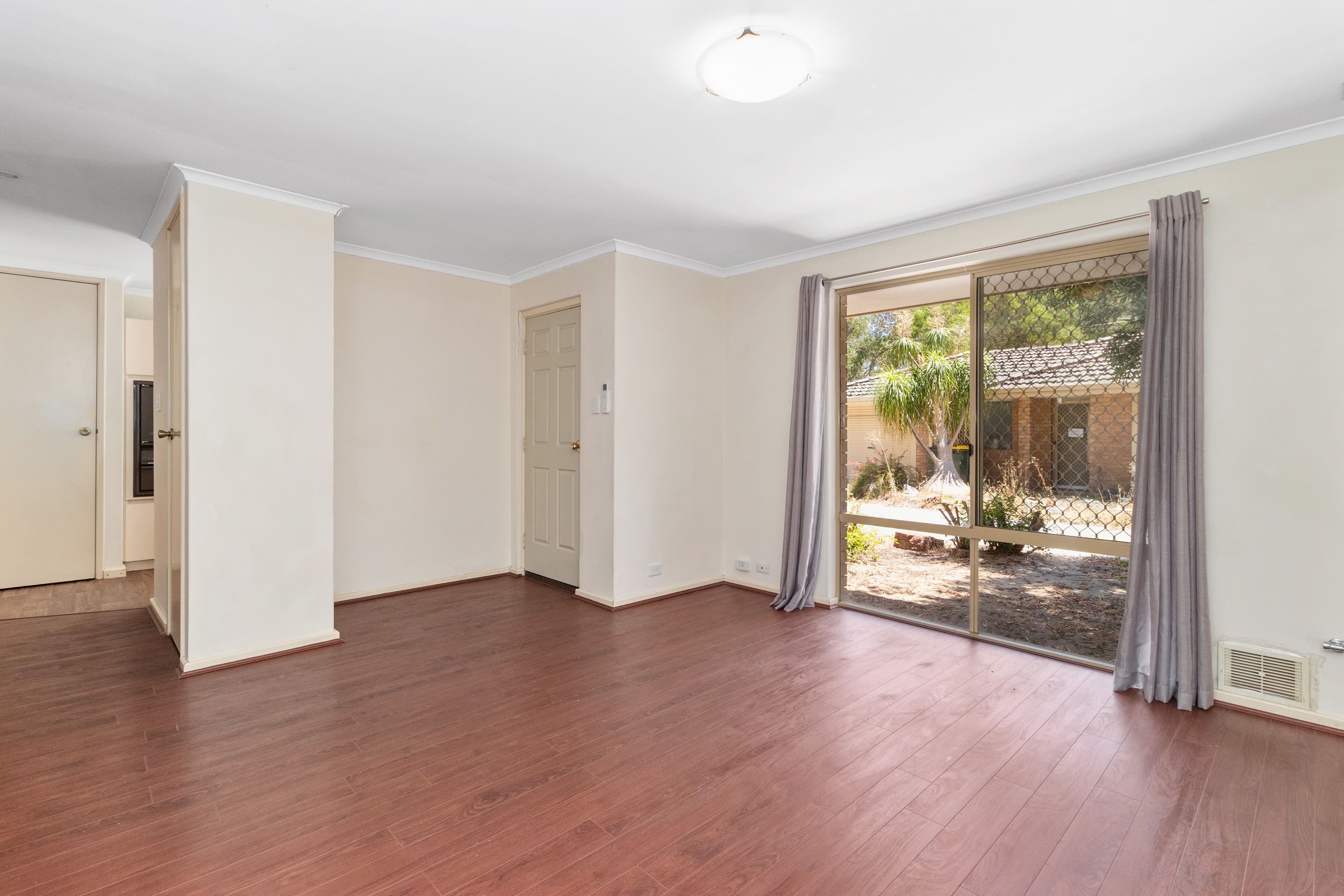 6 Bland Place, Beechboro WA 6063, Beechboro - Thumbnail 5