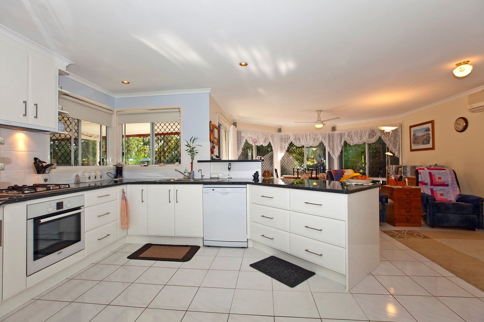 27 Tea Tree Court, Victoria Point QLD 4165, Victoria Point - Thumbnail 3