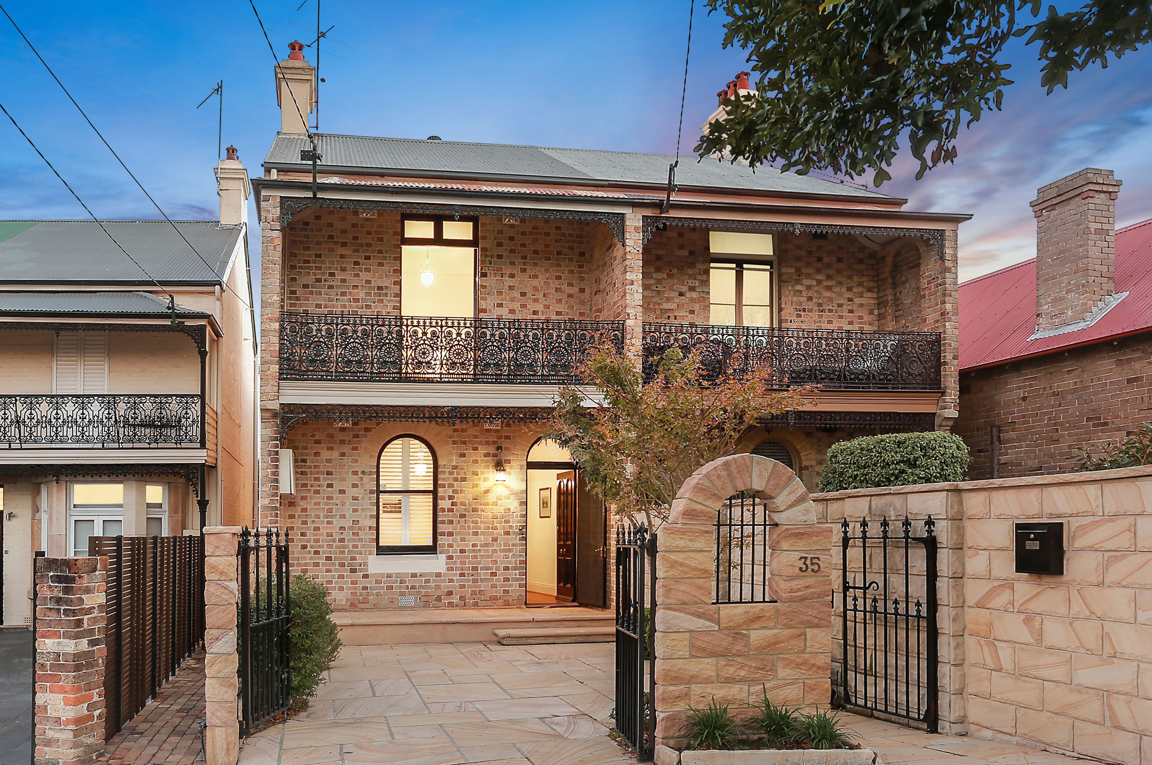 35 Whaling Road, North Sydney - Image 1