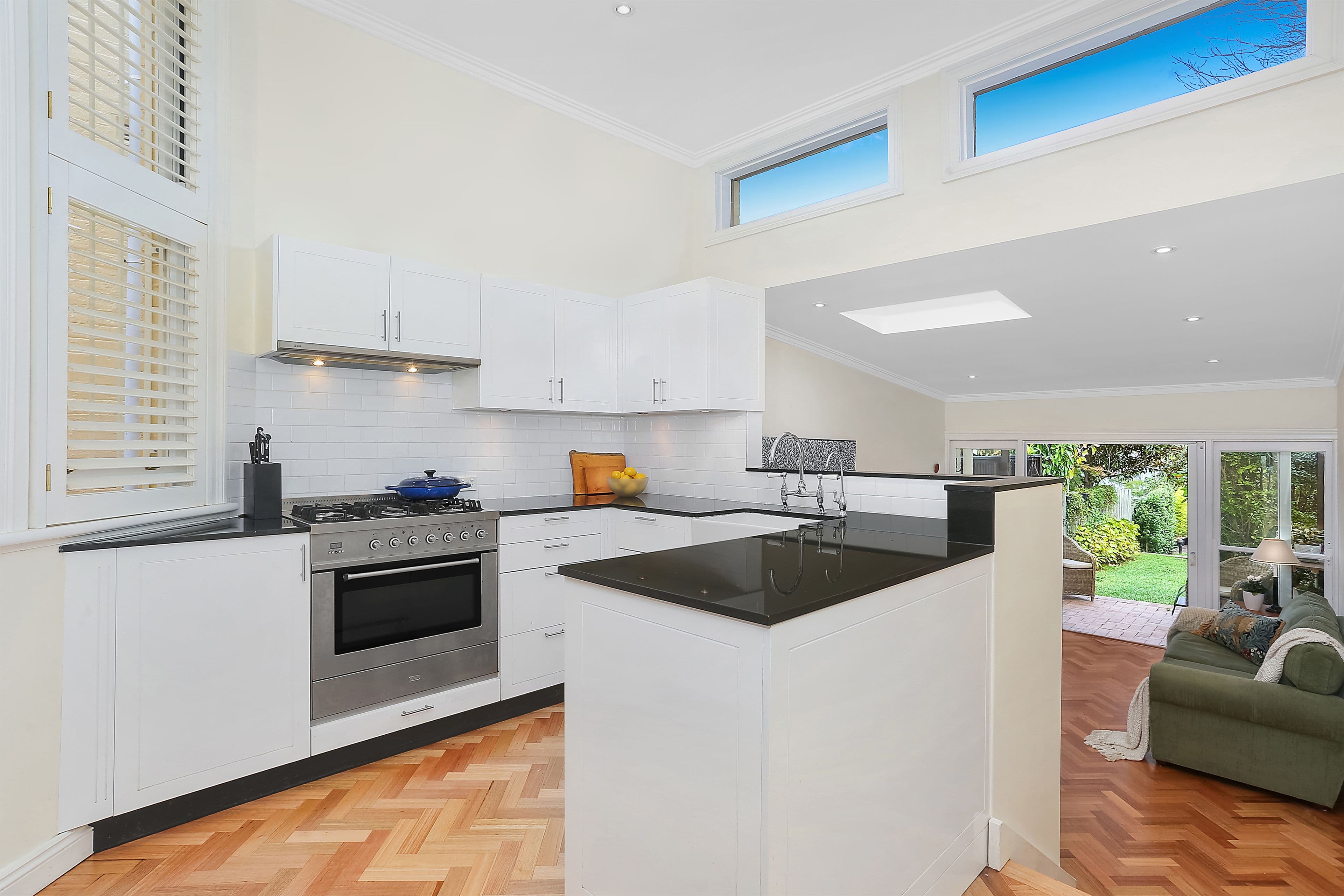 35 Whaling Road, North Sydney - Thumbnail 5