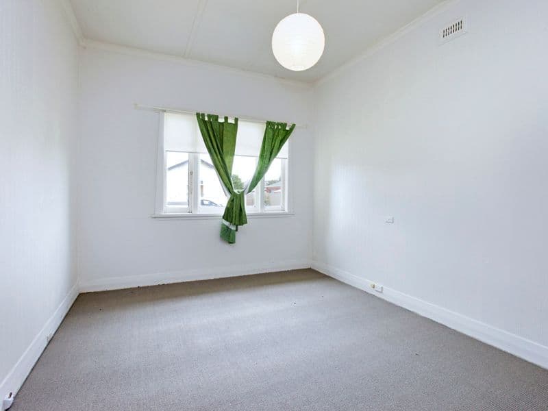 92  Elizabeth Street, GEELONG WEST VIC 3218, Geelong West - Thumbnail 2