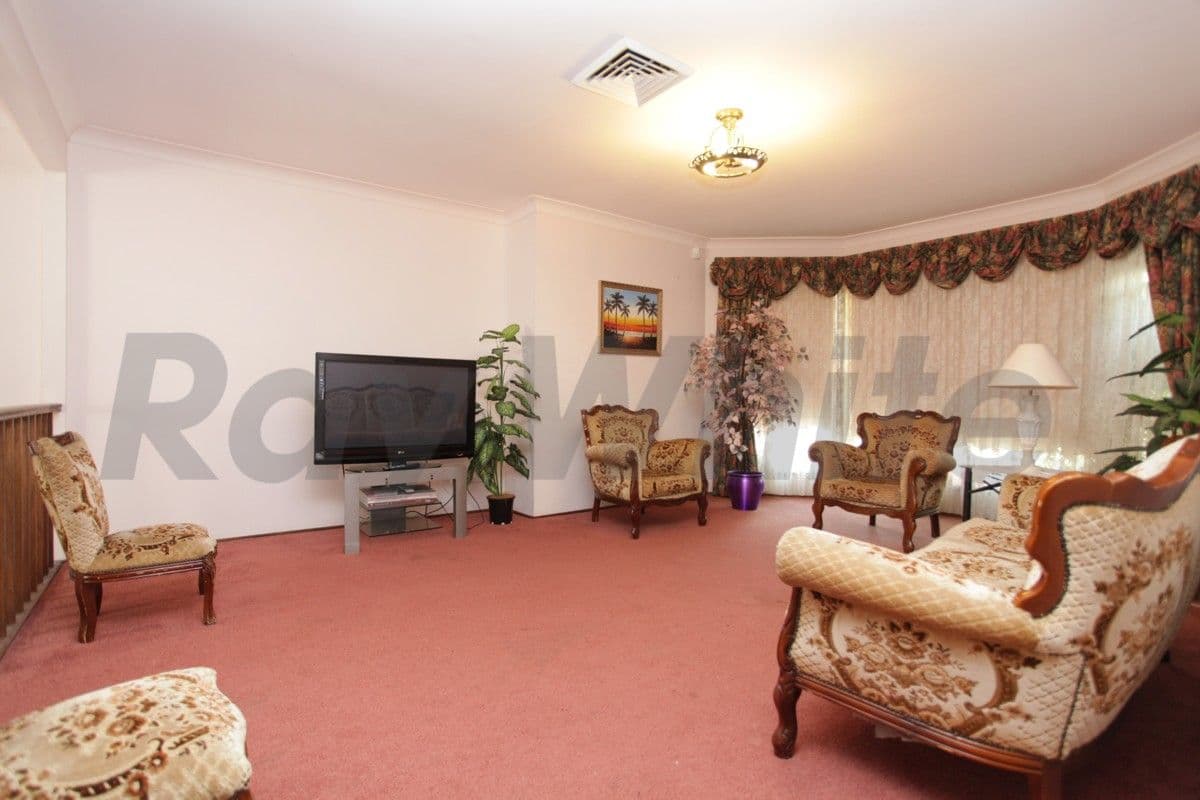 19 Kulaman Crescent, GLENMORE PARK NSW 2745, Glenmore Park - Thumbnail 3