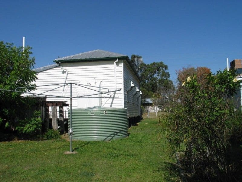 18 Nolan Street, CROWS NEST QLD 4355, Crows Nest - Thumbnail 4